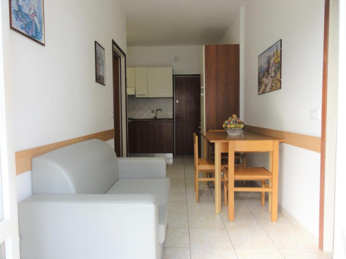 Ivana - Appartamenti Bibione Habitación foto